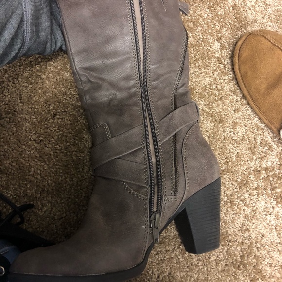 Worthington Size 8 Gray Boots - Picture 4 of 4